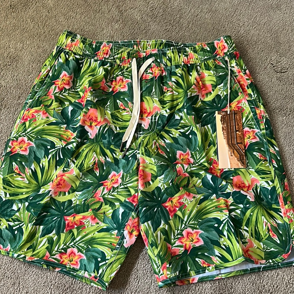 NEW WITH TAGS Fair Harbor men’s bathing suit